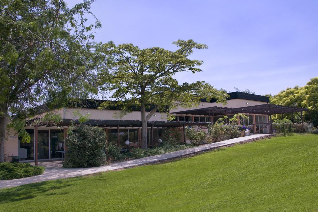 Nes Ammim Hotel 外观 照片